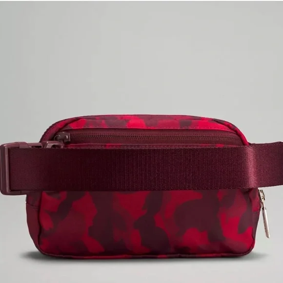 🍋 LULULEMON Lunar New Year Rabbit Everywhere Belt Bag 1L RARE FIND LAST CHANCE - Picture 4 of 12